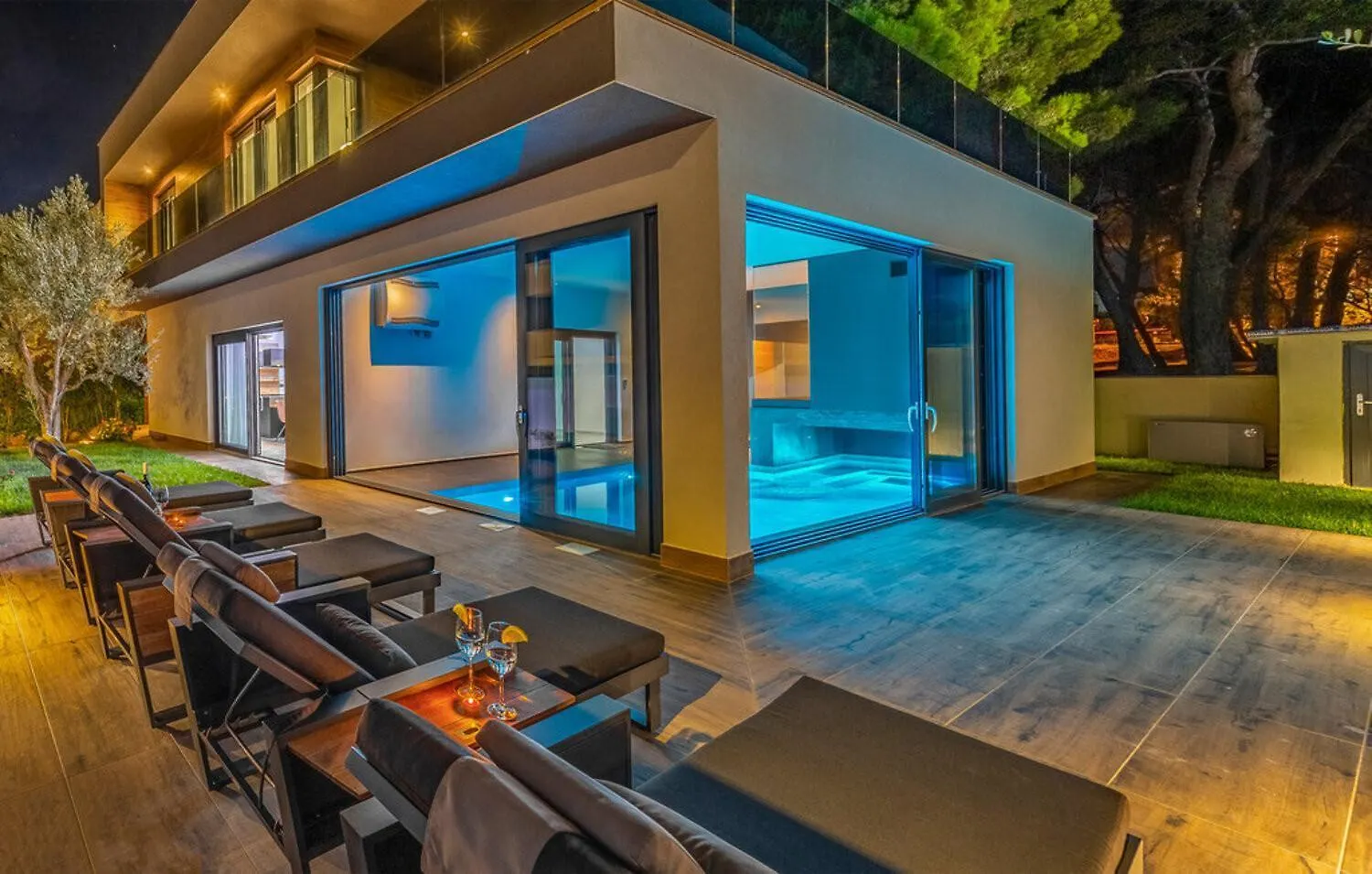 Villa Palatium III In Fazana For 8 People Only 200 Meters From The Sea With Sauna & Indoor-Outside Heated Pool