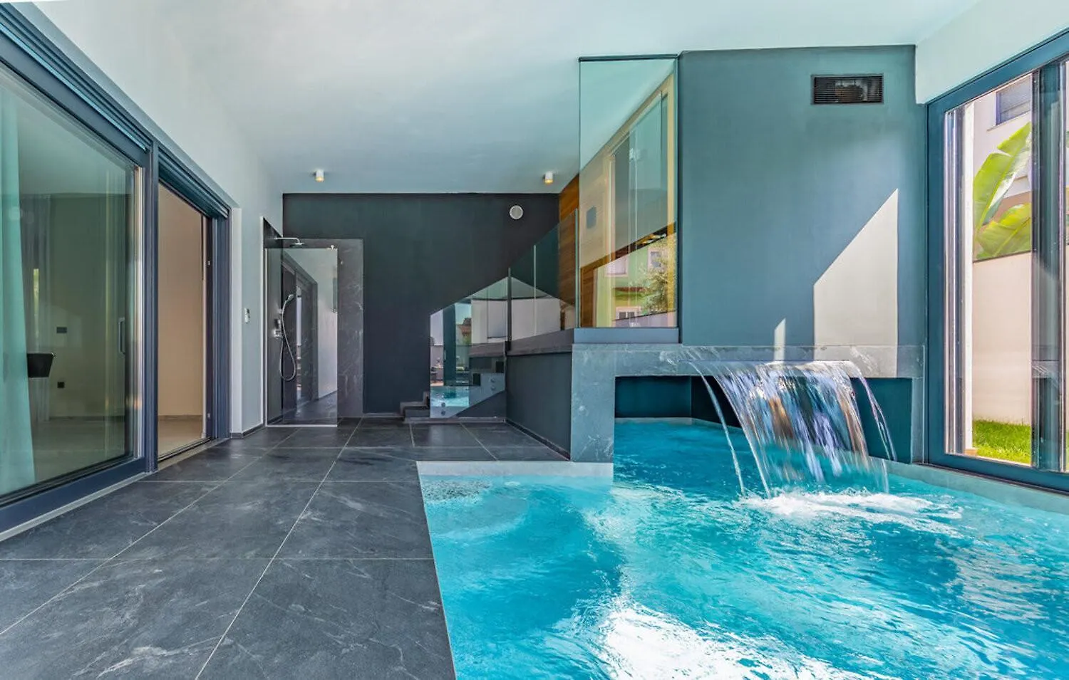 Villa Palatium III In Fazana For 8 People Only 200 Meters From The Sea With Sauna & Indoor-Outside Heated Pool クロアチア
